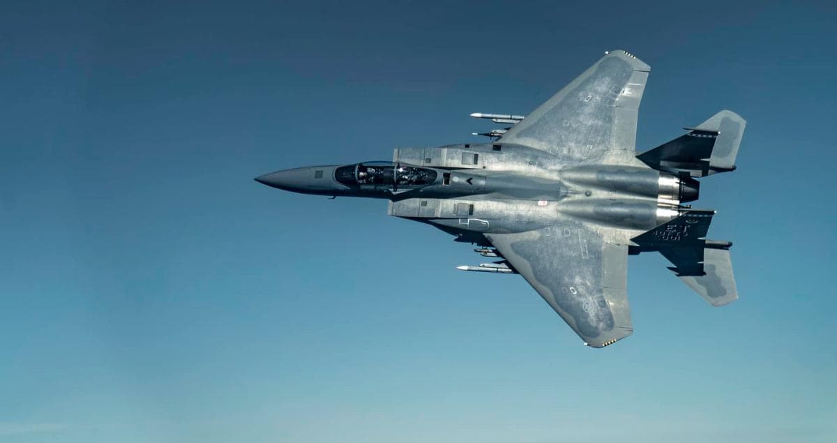 Are military crashpads allowed under the Joint Travel Regulation (JTR)?
