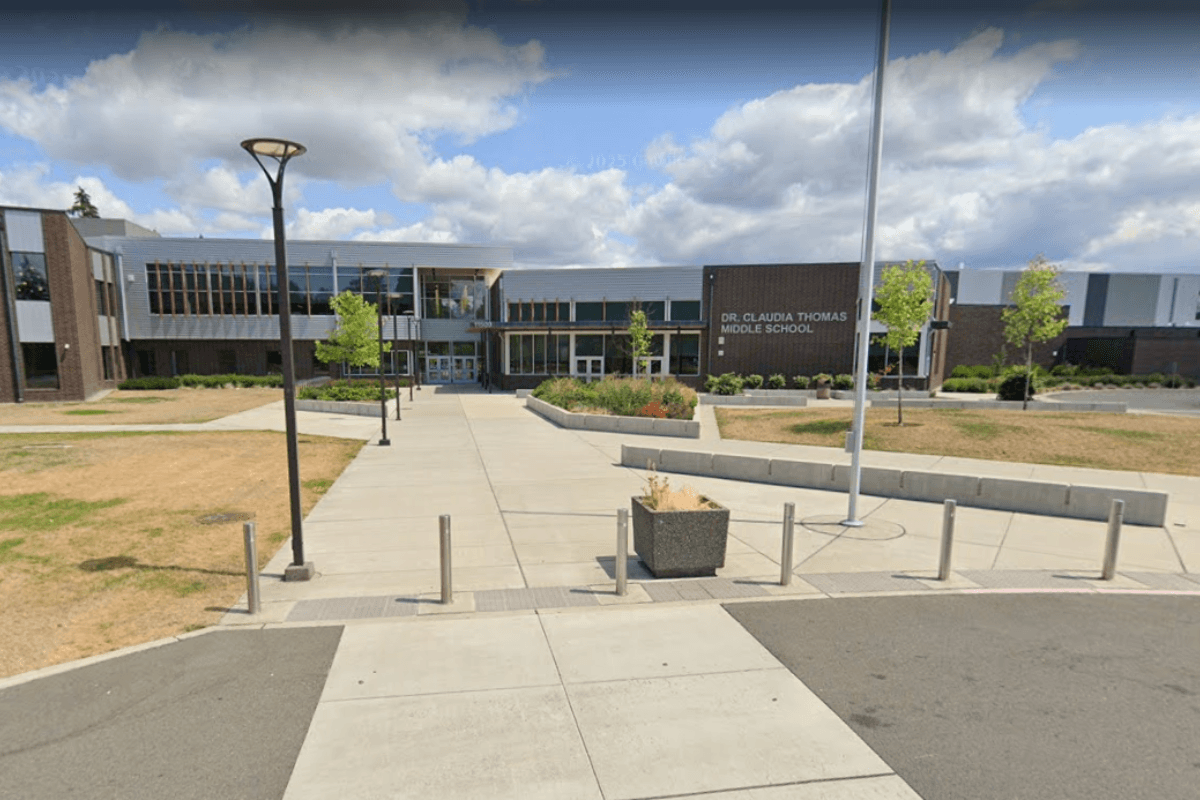 Dr. Claudia Thomas Middle School (6-8)