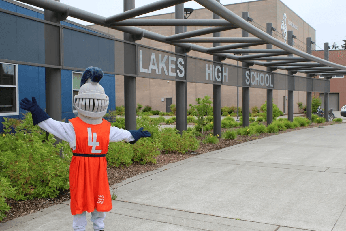 Lakes High School (9-12)