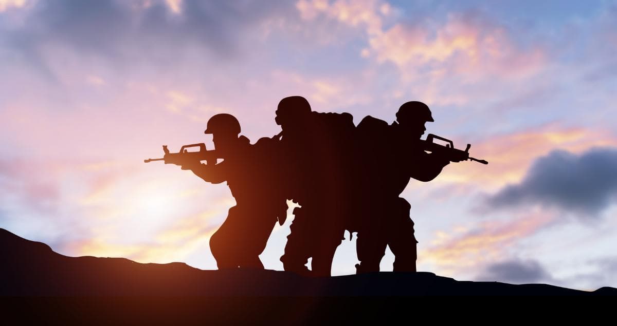 What are the minimum requirements to host military guests on TDY?