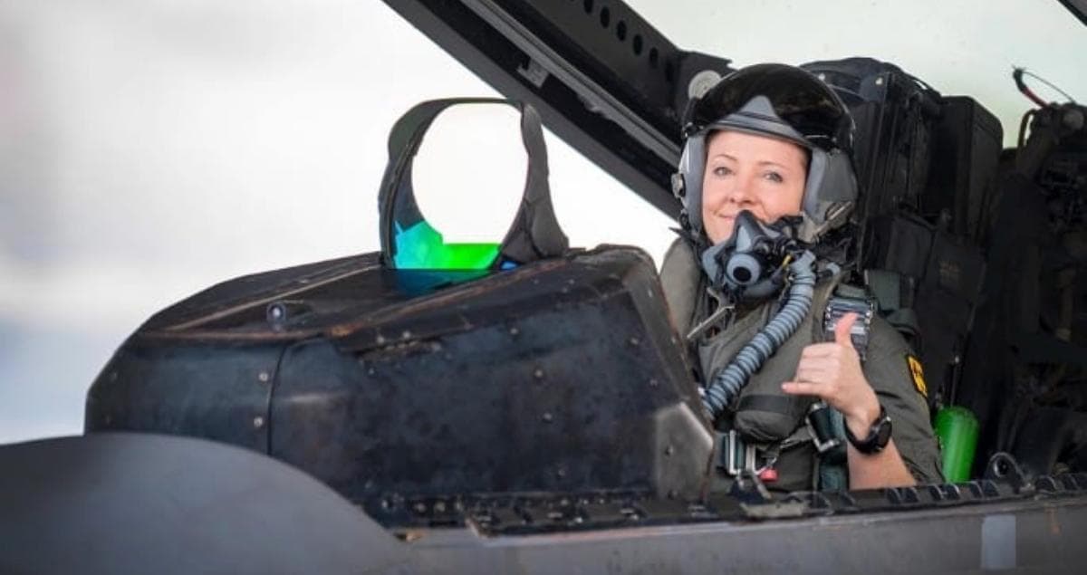 Best neighborhoods for short commute to Luke AFB