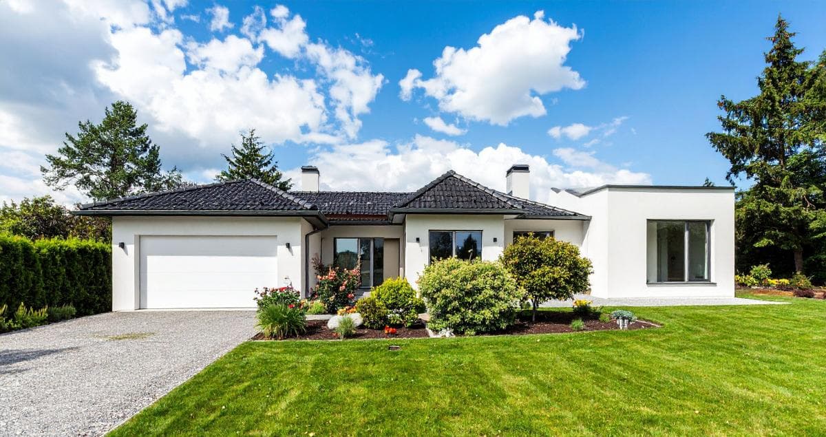 Should TDY rentals include yard care or leave it to guests?