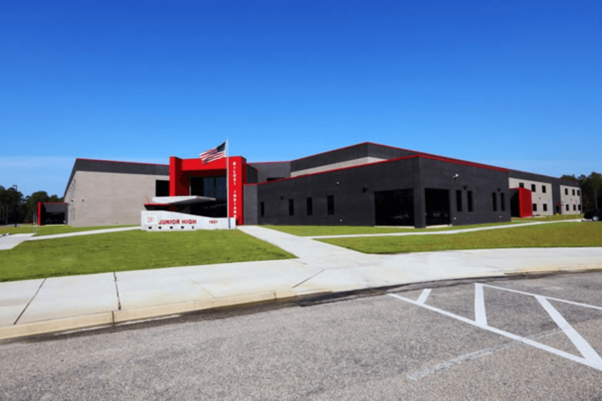 Biloxi Junior High School (7-8)