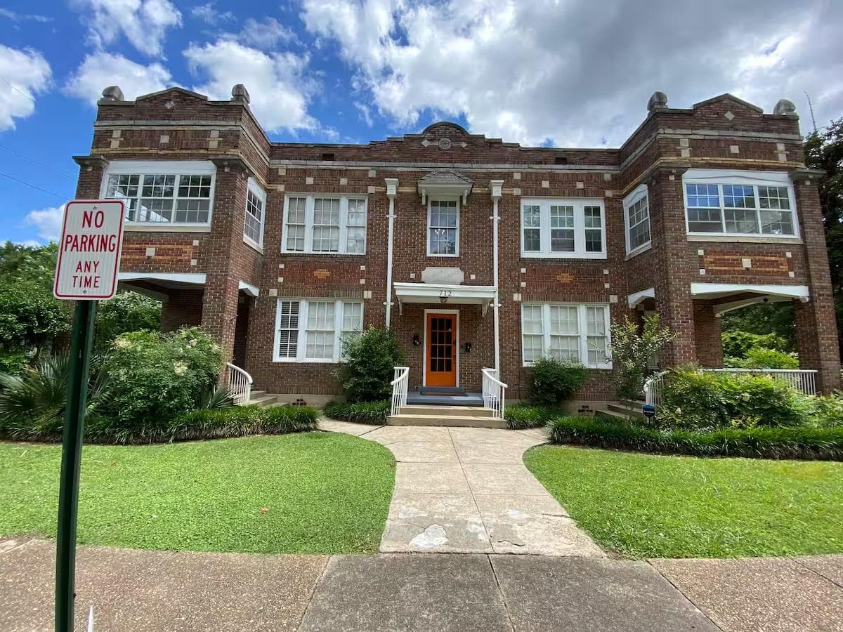 Modern 2BR 1BA Apartment Columbus AFB - Pet, Office, DT