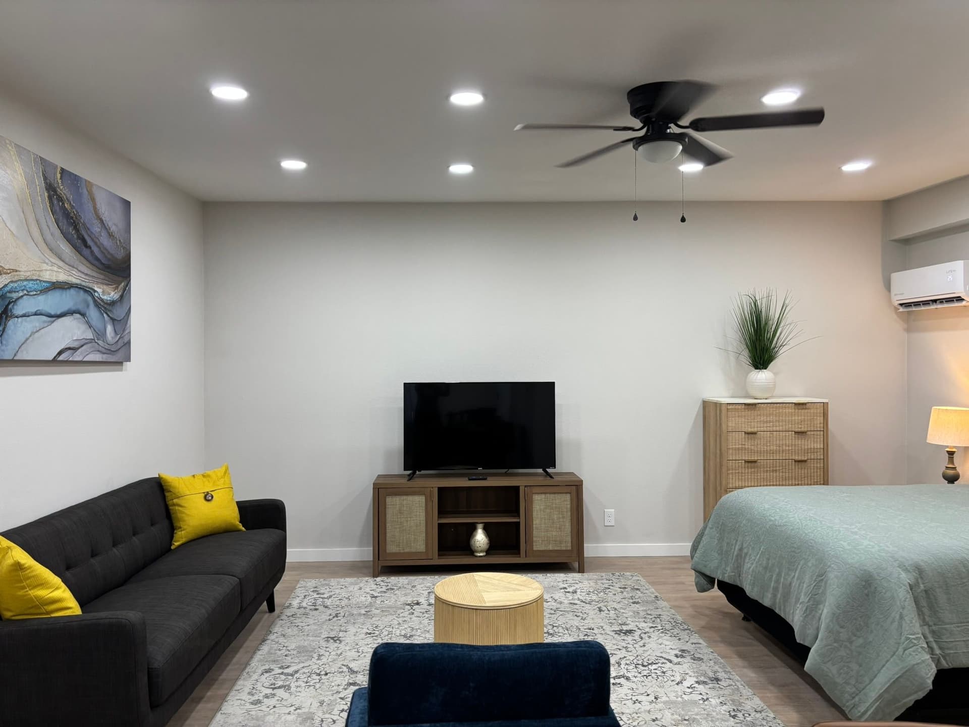 Modern 1BR 1BA Apartment - Goodfellow AFB Furnished Rental