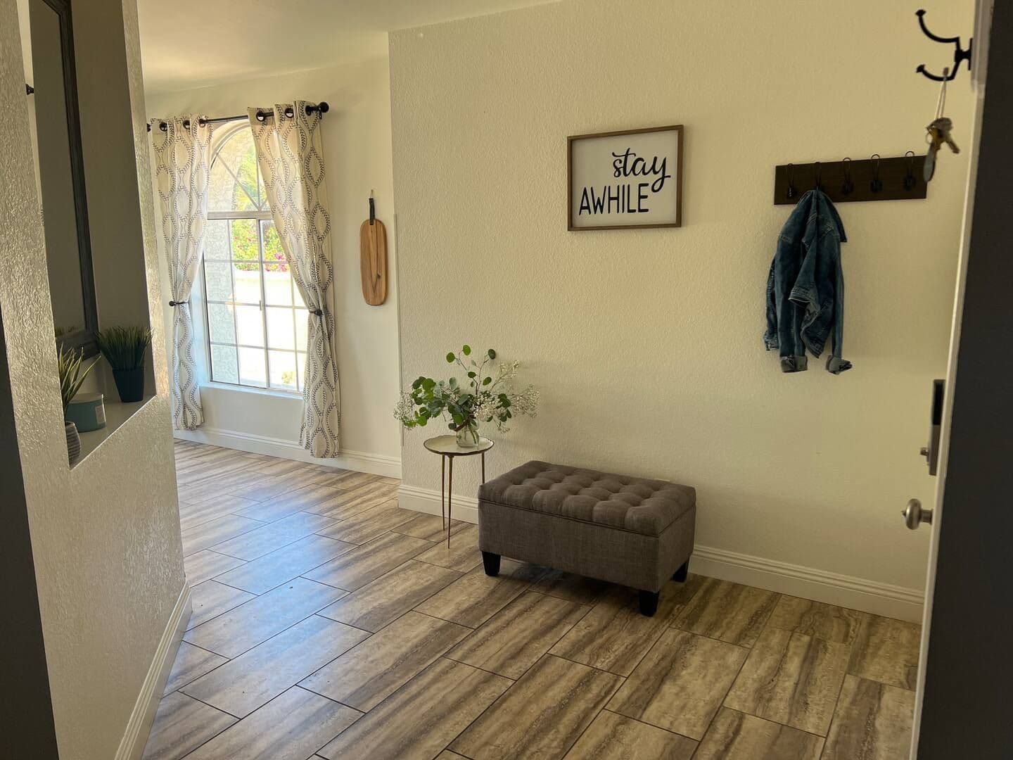 Bright 2BR/2BA Single-Level Condo Near Luke AFB in Peoria