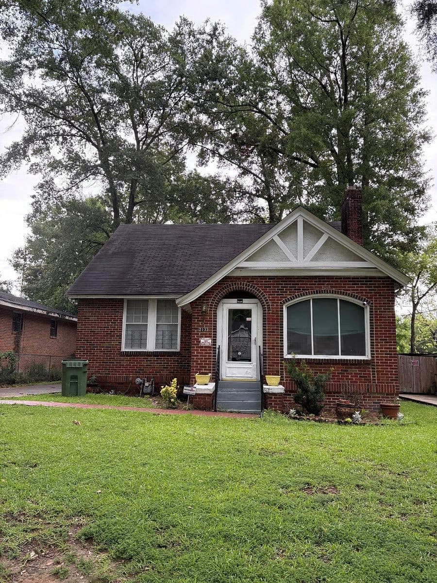 Charming 2BR TDY Home Near Maxwell Air Force Base in Historic Cloverdale