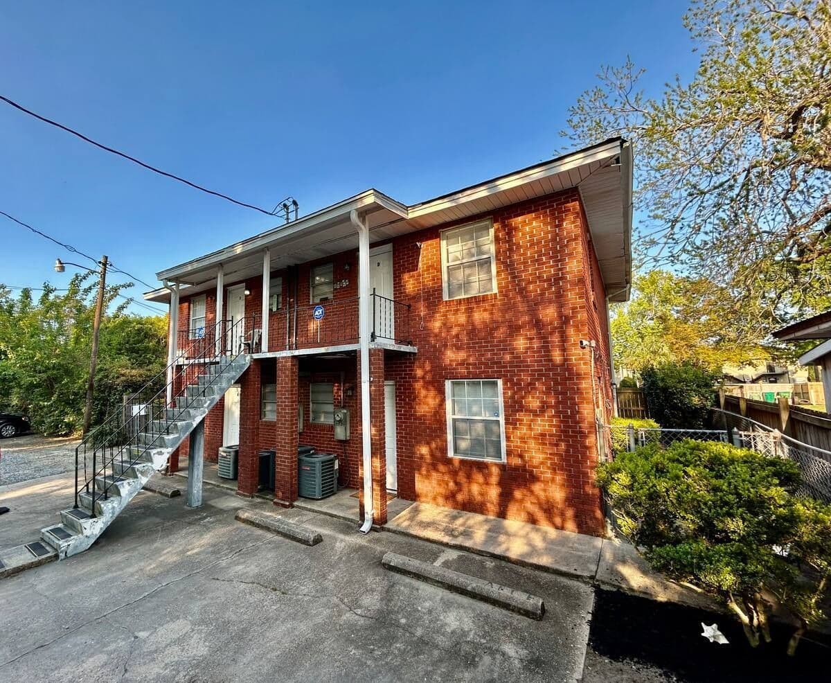 Cozy Downtown Hideaway Near Keesler AFB | 1BR Apartment w/ Full Kitchen & Balcony - C