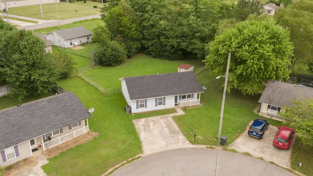 Furnished 3BR Home Near Fort Campbell | Large Backyard