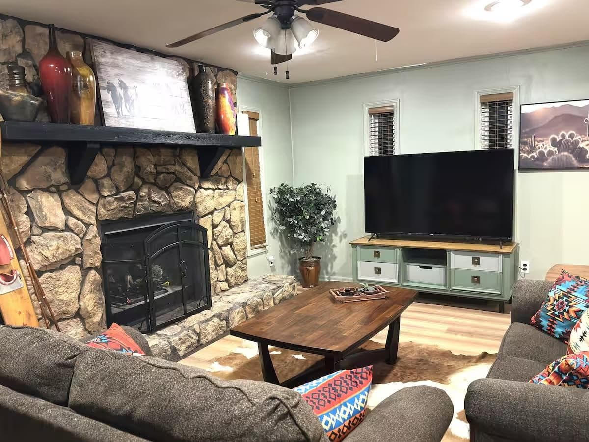 Rustic Lodge 3BR 1.5BA Little Rock AFB - Designer, Calm