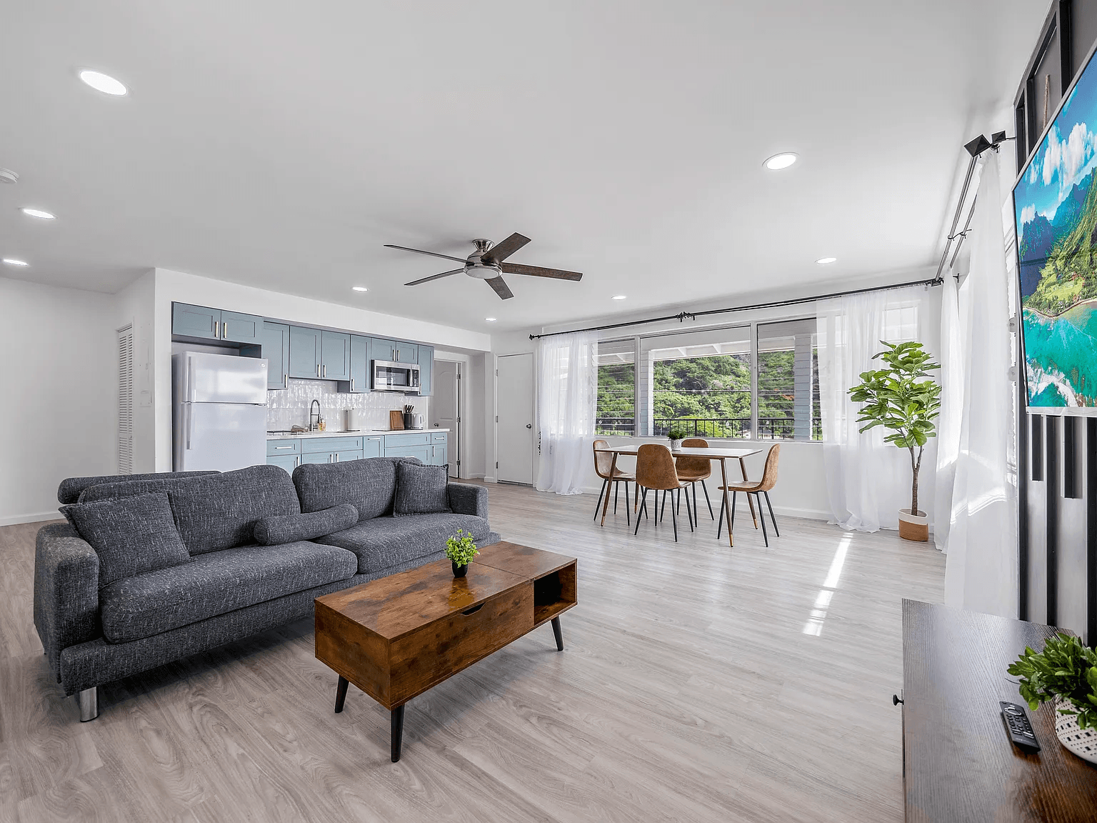 Moanalua Valley 2BR Oasis with Balcony Near Hickam AFB