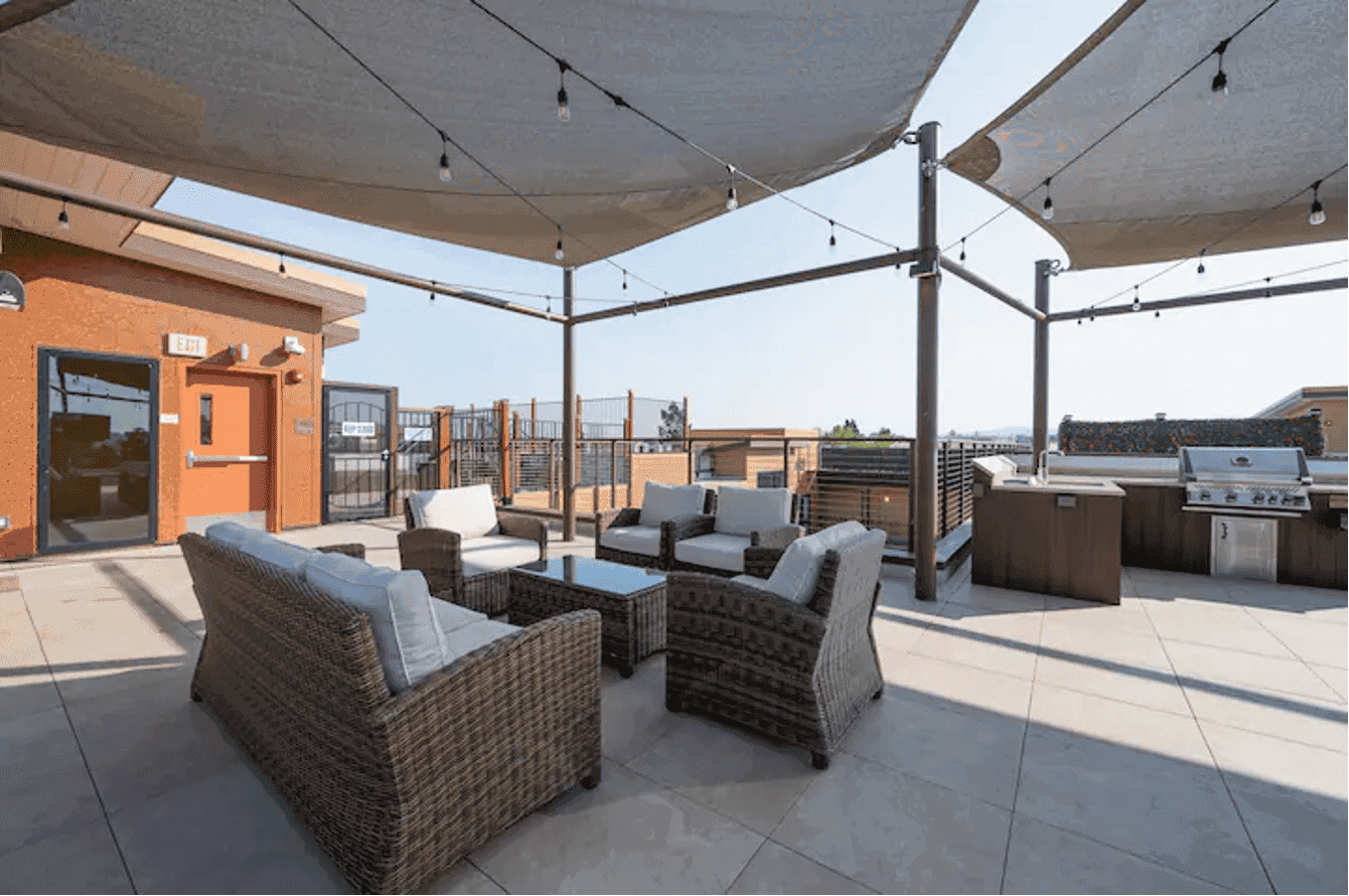Modern 2BR/2BA Roseville Condo – Resort Living, 30 Mins to Beale AFB