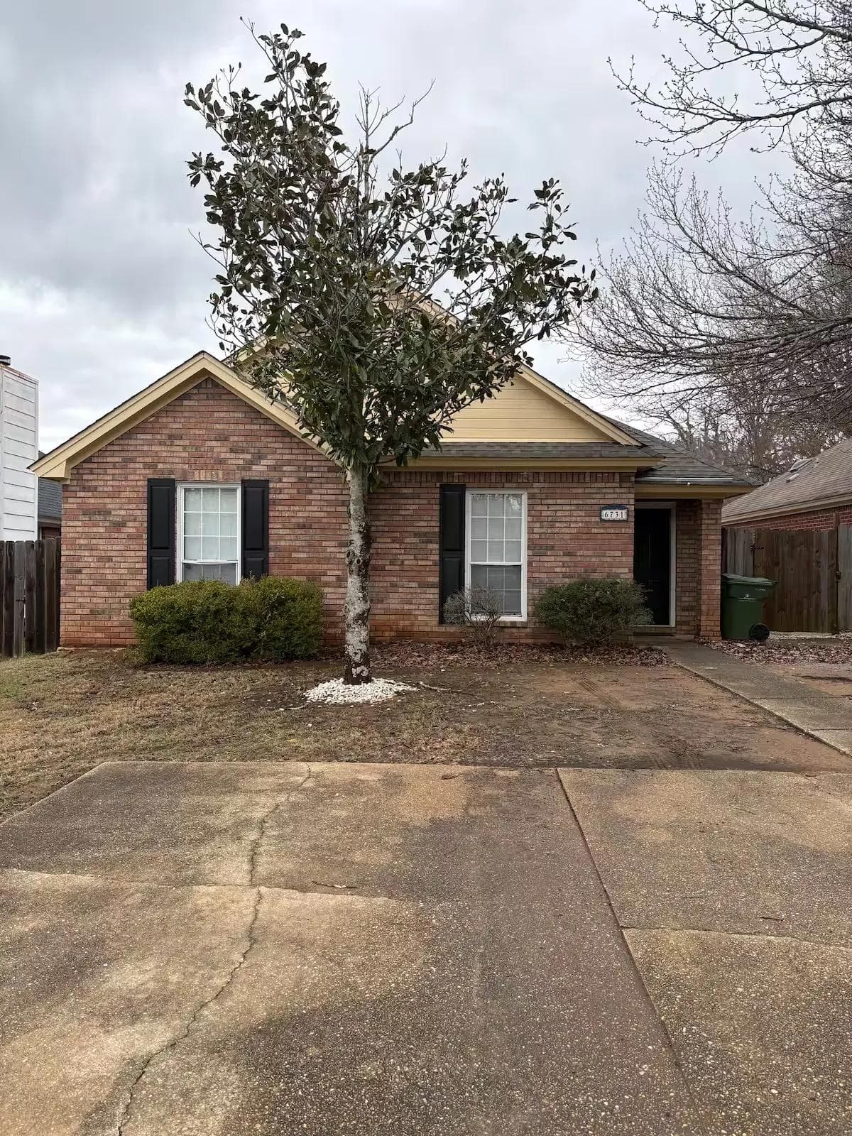 Modern 3BR Retreat Near Maxwell AFB – King Bed, Patio & Fenced Yard