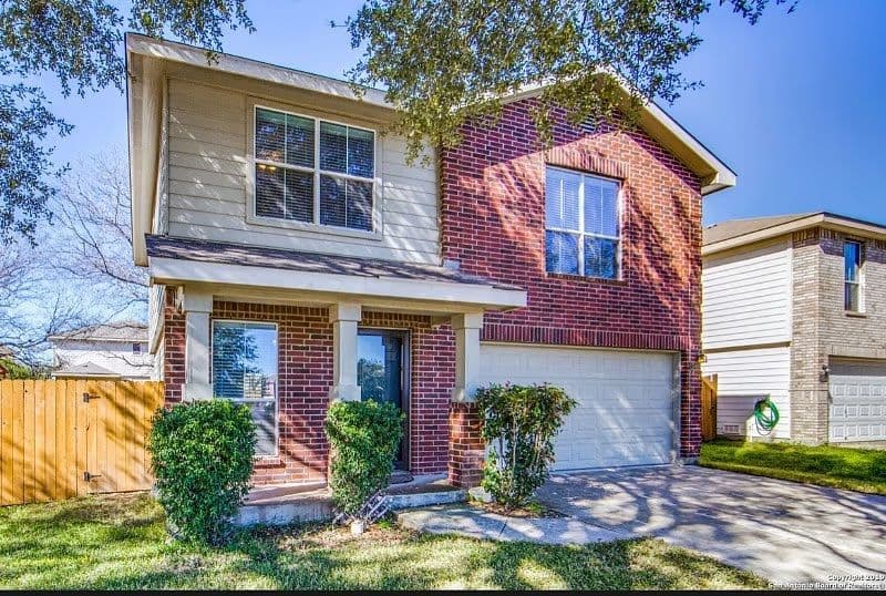 Quiet Gated Community Retreat – 3BR/2.5BA Near Randolph AFB