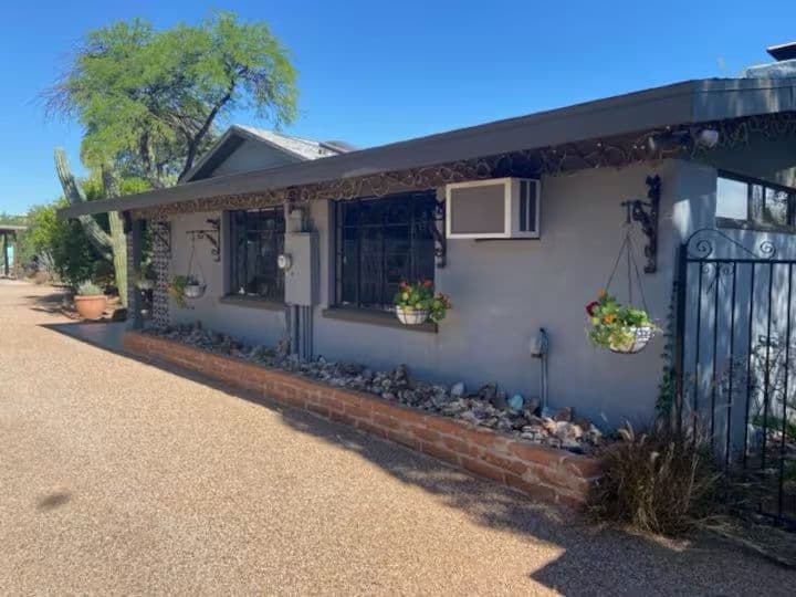 Relaxing 2BR Desert Retreat Near Davis-Monthan AFB with Pool & Mountain Views