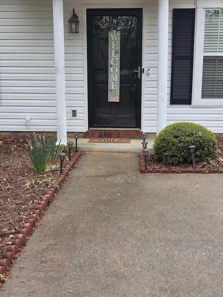 Stylish 2BR Townhouse Near Fort Gordon (Fort Eisenhower) AFB | Ideal for Extended Stays