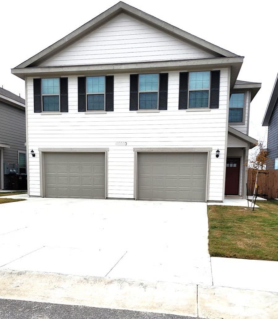 TDY Hero Lackland AFB | New 3-Bed, 2.5-Bath Gated Duplex