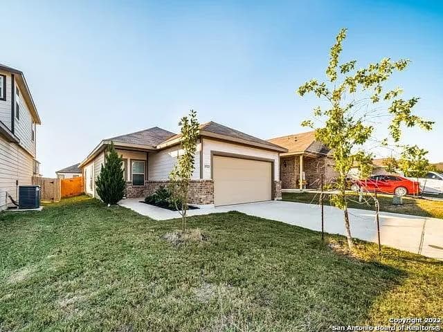 Pet Friendly 3BR 2BA Townhouse Randolph AFB - Quiet, Furnished