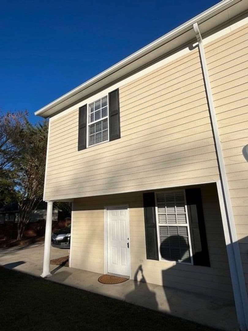 Modern 2BR 2.5BA Townhouse Shaw AFB - Furnished, Move-in Ready